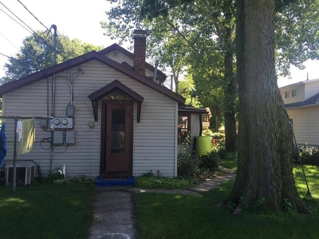 1525 Loomis Street in La crosse, WI - Building Photo - Building Photo