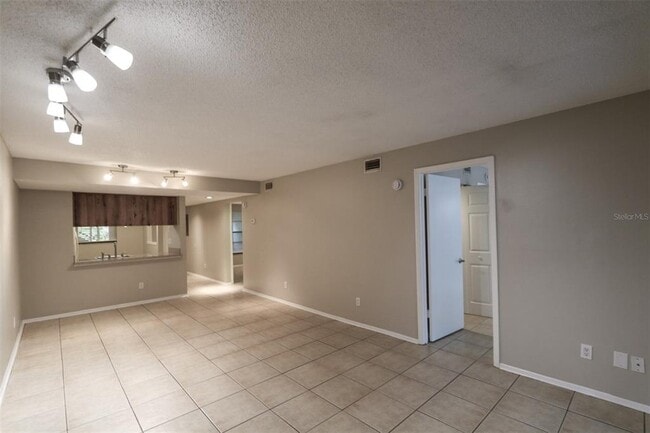 4957 Puritan Cir in Tampa, FL - Building Photo - Building Photo