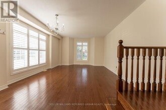 1 Green Hollow Ct in Markham, ON - Building Photo - Building Photo