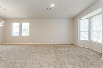 3400 Fashion St in Oak Point, TX - Foto de edificio - Building Photo