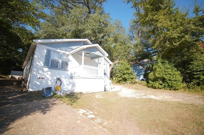 1228 Alabama St in Tallahassee, FL - Building Photo - Building Photo