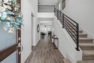 9105 Garnet Dr in Austin, TX - Building Photo - Building Photo