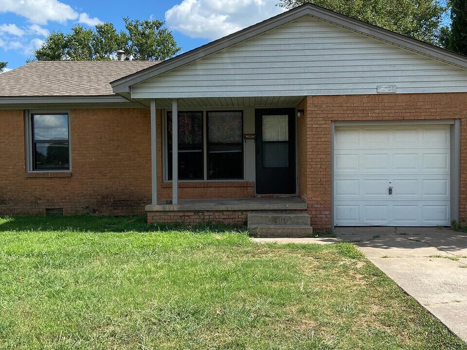 822 Denison Dr in Norman, OK - Building Photo