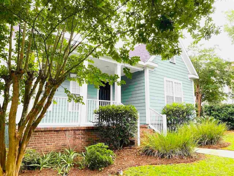 2111 Fernleigh Dr in Tallahassee, FL - Building Photo