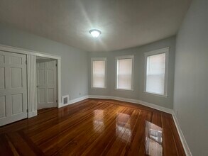 490 Quincy St, Unit 3 in Boston, MA - Building Photo - Building Photo