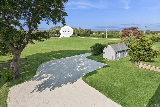 335 Herricks Ln in Jamesport, NY - Building Photo - Building Photo