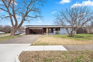 3334 Modlin St in Dallas, TX - Building Photo