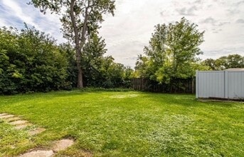 725 Cumberland St in Hoffman Estates, IL - Building Photo - Building Photo