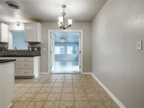 2215 Beverly Hills St in Norman, OK - Building Photo - Building Photo