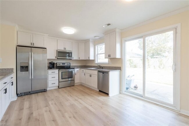 3528 Chester St in Virginia Beach, VA - Building Photo - Building Photo