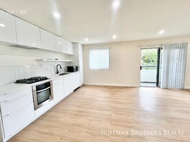 860 S Ardmore Ave, Unit 208 in Los Angeles, CA - Building Photo