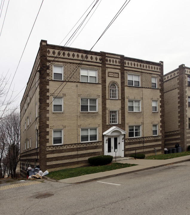 2910 Voelkel Ave in Pittsburgh, PA - Foto de edificio