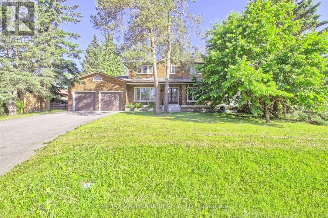 29 Rosegarden Crescent in Richmond Hill, ON - Building Photo