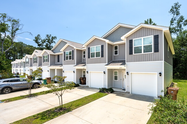 Eula Cove Townhomes in Biloxi, MS - Foto de edificio - Building Photo