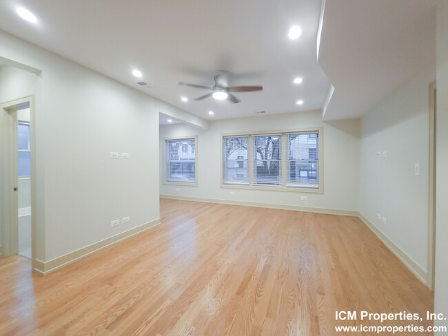 3529 N Broadway St, Unit 3529.5-1W in Chicago, IL - Building Photo - Building Photo