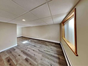 10904 Irwin Ave S in Bloomington, MN - Building Photo - Building Photo
