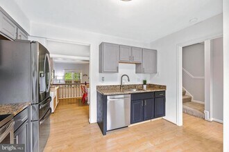 3018 Bromley Ct in Woodbridge, VA - Foto de edificio - Building Photo