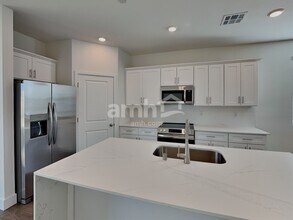 677 Crimson Flare Ct in Henderson, NV - Building Photo - Building Photo