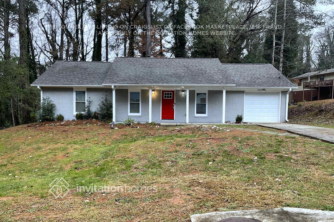 2982 Invermere Woods Ct in Stonecrest, GA - Building Photo