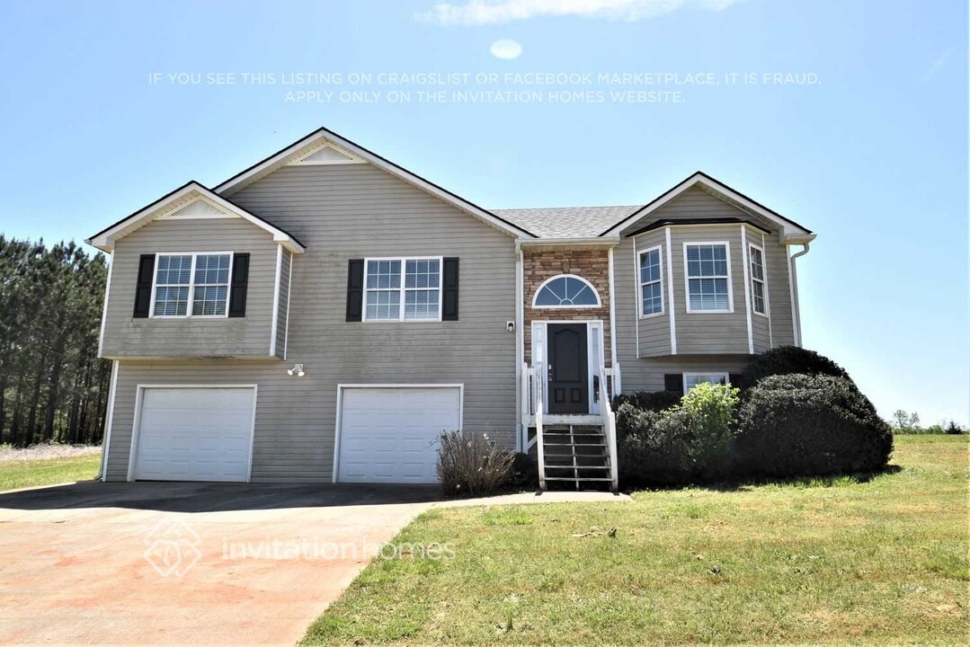 31 Twin Oaks Dr in Dallas, GA - Building Photo