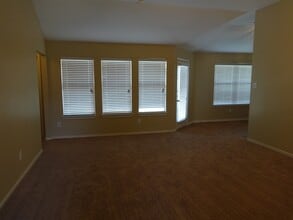 5908 Alcova Ln in Dallas, TX - Foto de edificio - Building Photo