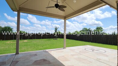 10231 Sovereign Dr in Frisco, TX - Building Photo - Building Photo