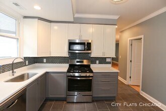 4238 N Albany Ave-Unit -Unit 4 in Chicago, IL - Building Photo - Building Photo