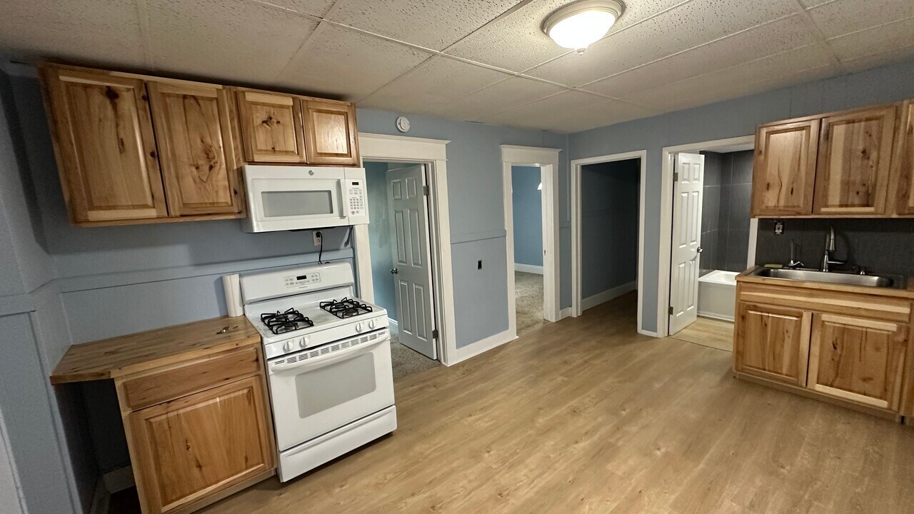 1108 Cutler St in Schenectady, NY - Building Photo