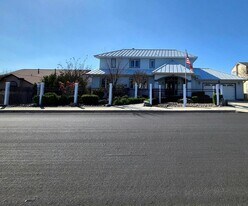 2014 Vista Ridge Dr in Kerrville, TX - Building Photo