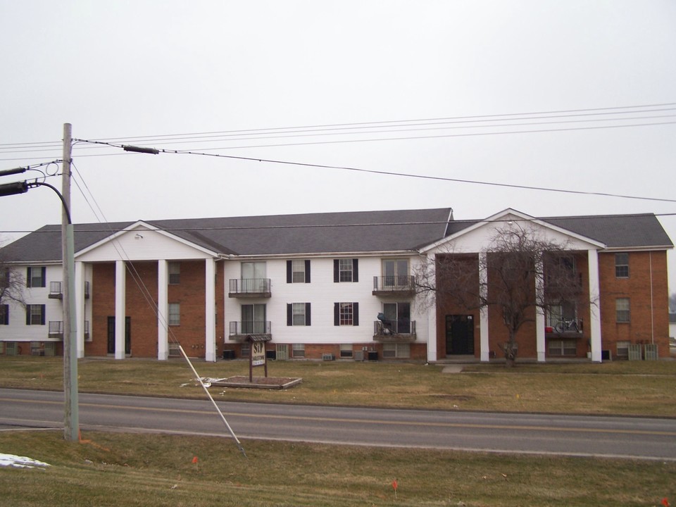 The Charlestowne in Lima, OH - Foto de edificio