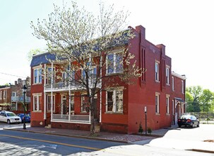 411-413 Adams St in Richmond, VA - Foto de edificio - Building Photo