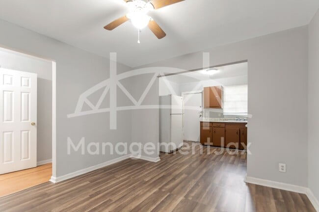 5813 Doeboy St in Jacksonville, FL - Building Photo - Building Photo