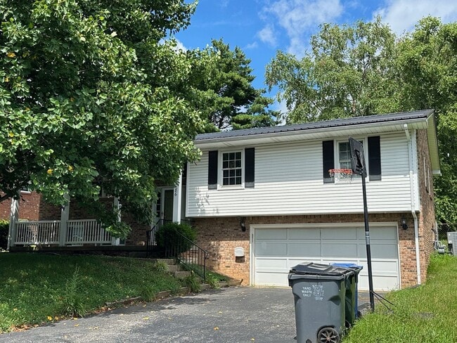 property at 3486 Ormond Cir