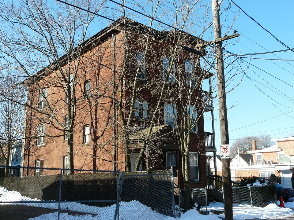 33 Grand St in Hartford, CT - Building Photo