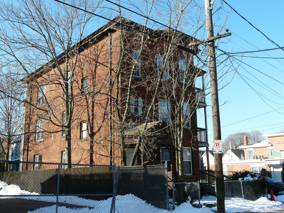 33 Grand St in Hartford, CT - Foto de edificio