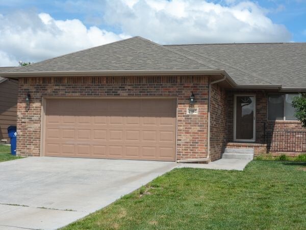 2002 N Springbrook St in Andover, KS - Building Photo
