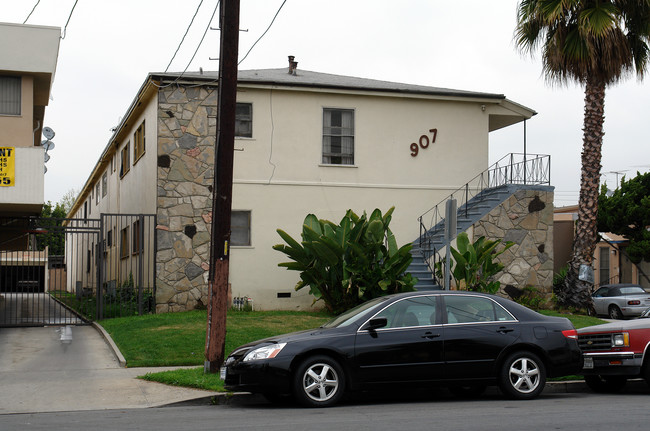 907 E La Brea Dr in Inglewood, CA - Building Photo - Building Photo