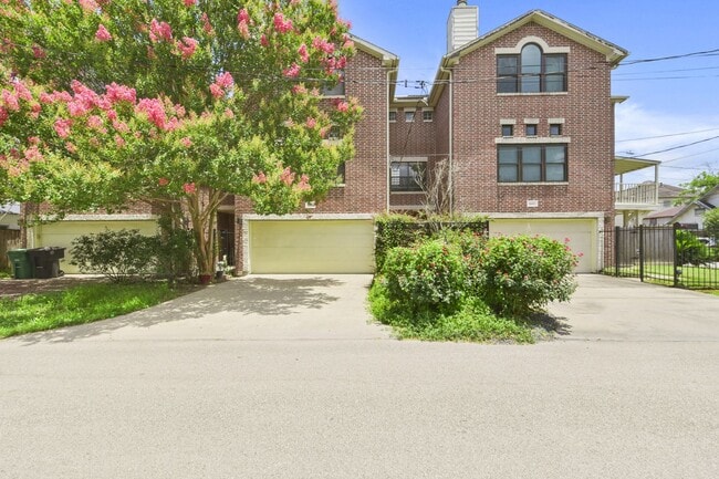 1604 Reinerman St in Houston, TX - Building Photo - Building Photo