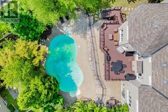 19 Ridgestone Dr in Richmond Hill, ON - Building Photo - Building Photo