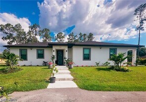 3708 12th Ave NE in Naples, FL - Building Photo