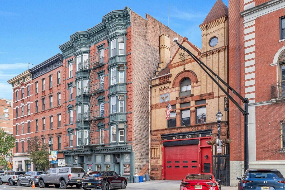 1315 Washington St in Hoboken, NJ - Building Photo