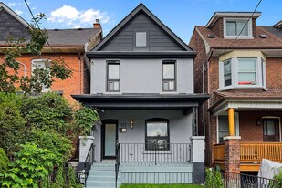 375 Westmoreland Ave N in Toronto, ON - Building Photo