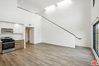 951 S Wilton Pl in Los Angeles, CA - Building Photo - Building Photo