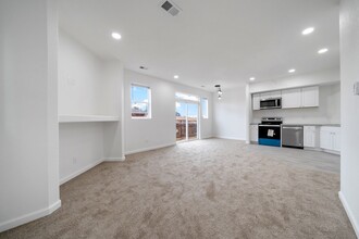 3595 E Uintah St in Colorado Springs, CO - Foto de edificio - Building Photo