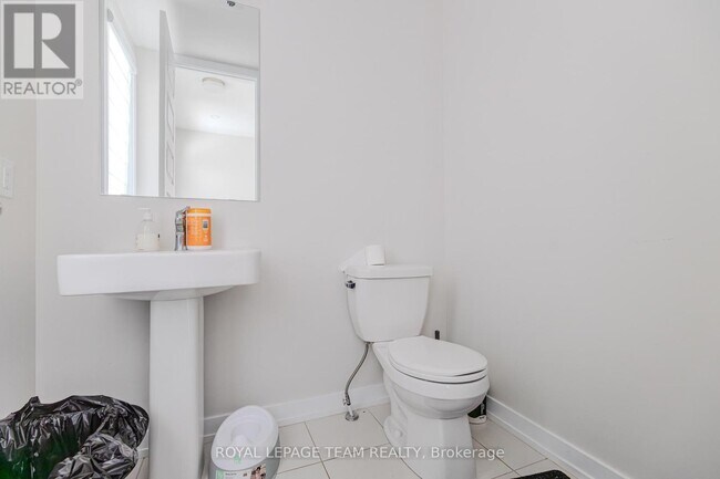 621 Alopex Row in Ottawa, ON - Building Photo - Building Photo