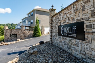 Graycliff Luxury Townhomes in Morgantown, WV - Foto de edificio - Building Photo
