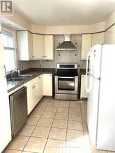 126 Charters Rd in Brampton, ON - Building Photo - Building Photo