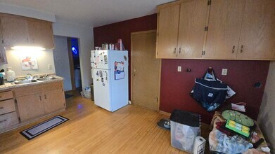 1748 N 54th St, Unit 1748 upper in Milwaukee, WI - Foto de edificio - Building Photo