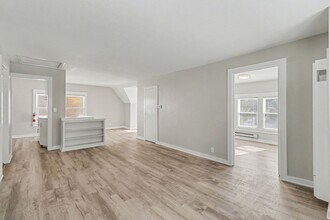 936 W Kalamazoo Ave in Kalamazoo, MI - Building Photo - Building Photo