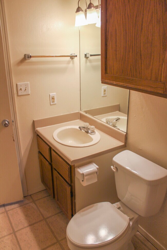 Apple Creek Apartments in Altus, OK